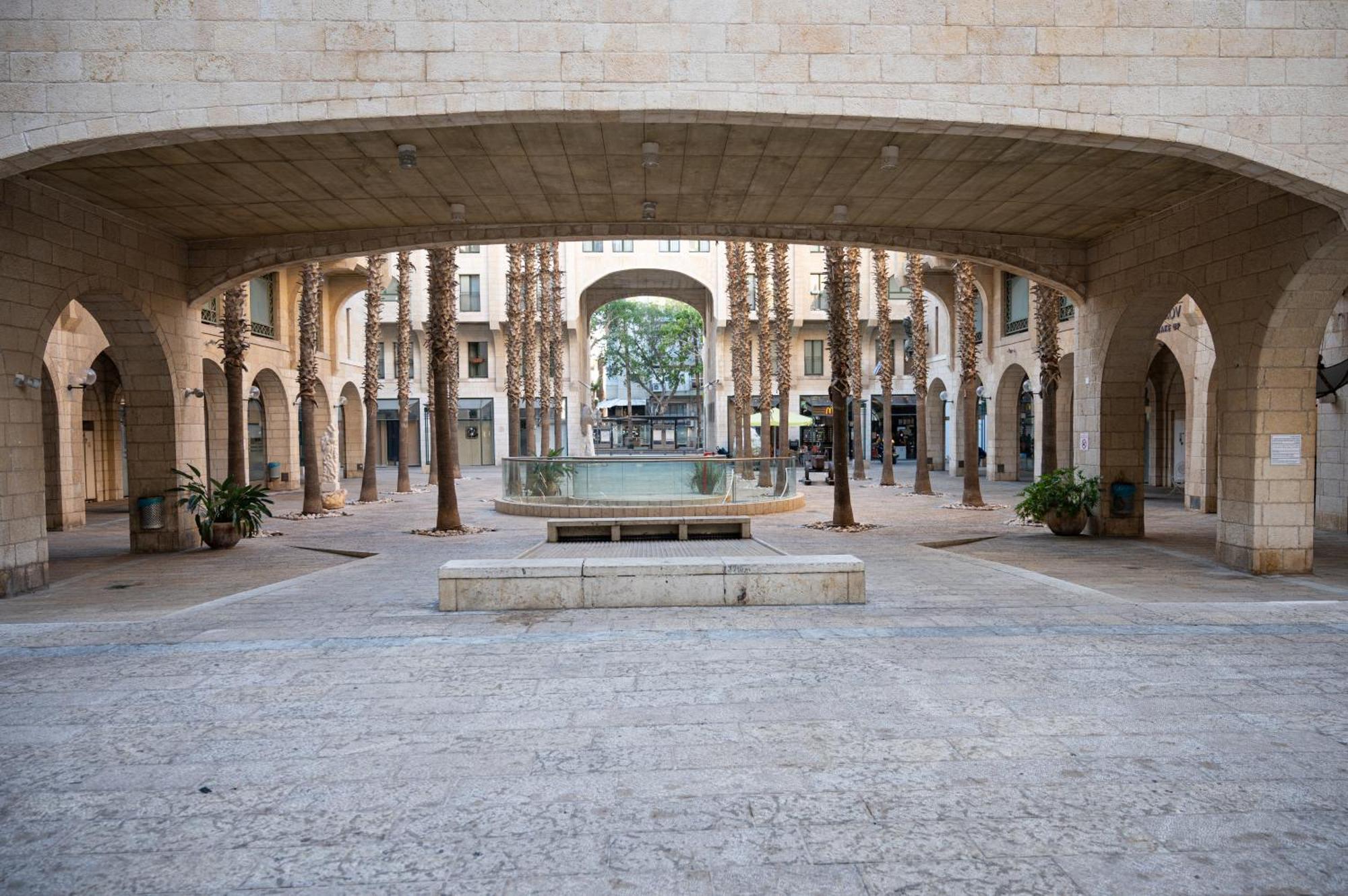 Seaside Court Retreat By Israpart Tel Aviv